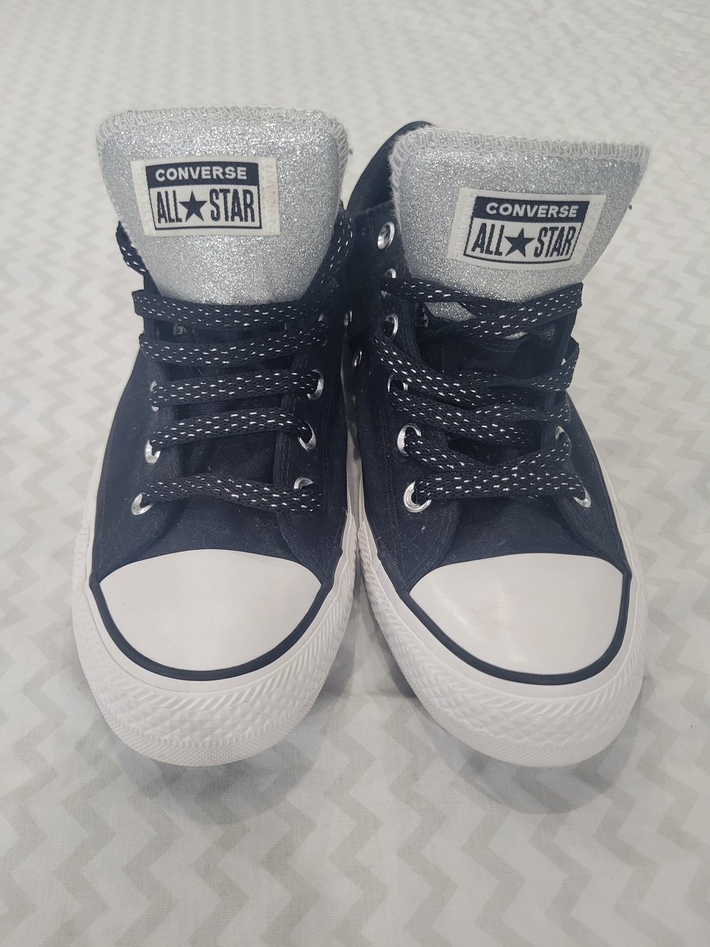 Womens Converse All Star Black and Silver Low-Top Sneakers Sz 10